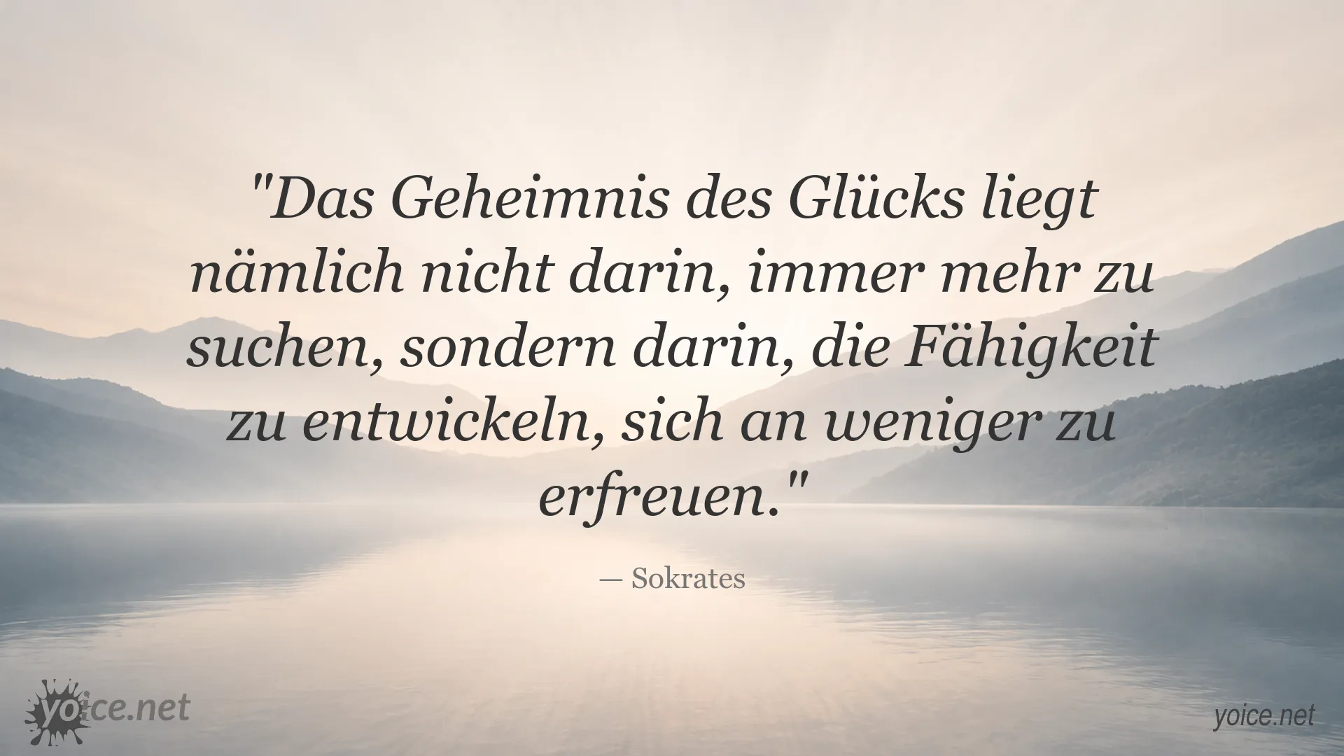 Inspirierendes Zitat von Sokrates über Glück und die Freude an weniger