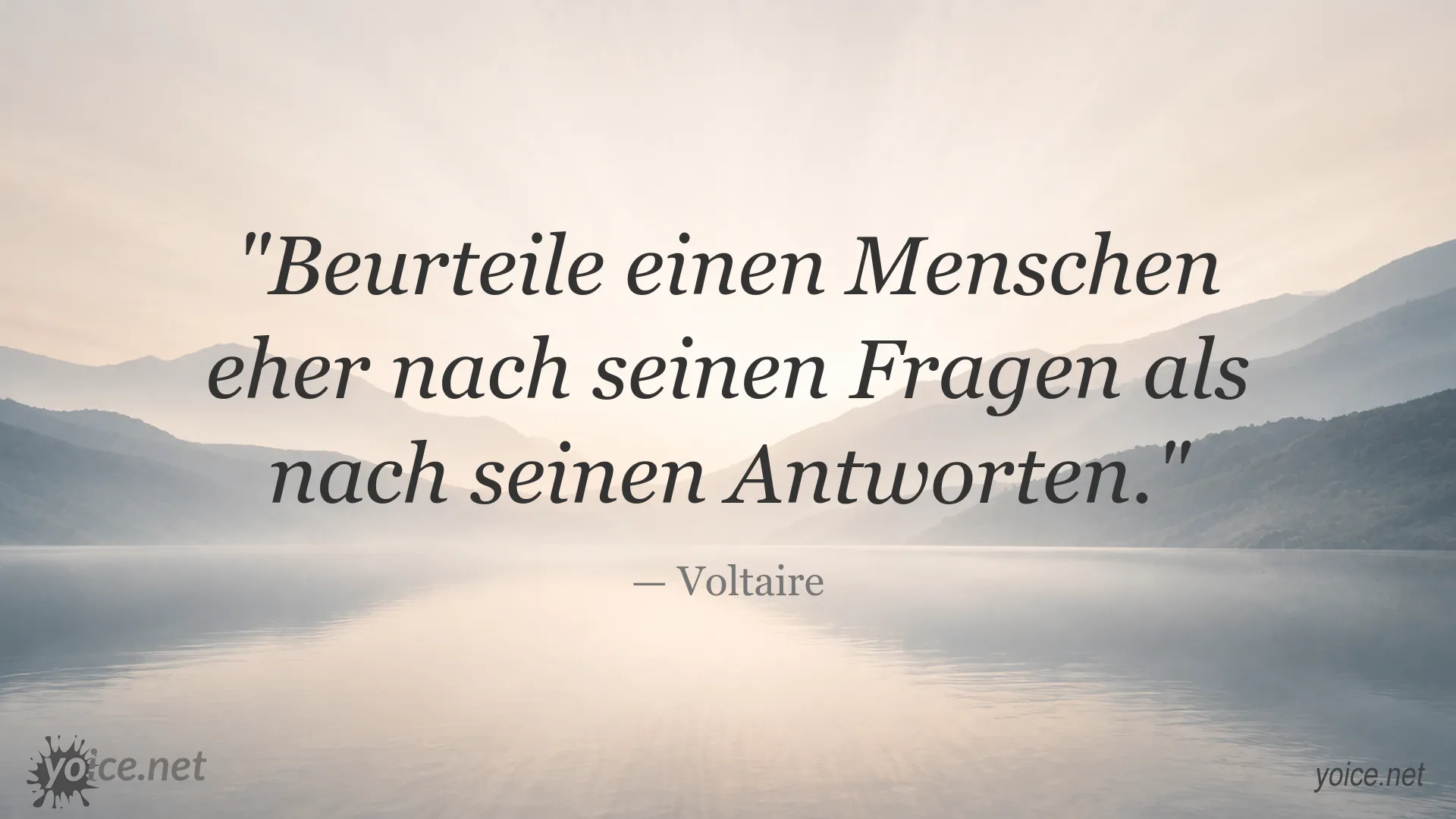 Inspirierendes Voltaire Zitat über die Bedeutung von Fragen